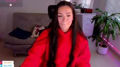 Snapshot of soyabby_ chatting on February 13, 10:11 pm Luisa online show from February 13, 10:11 pm