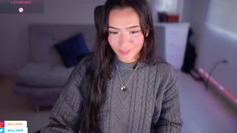 Snapshot of soyabby_ chatting on February 28, 10:28 pm Luisa online show from February 28, 10:28 pm