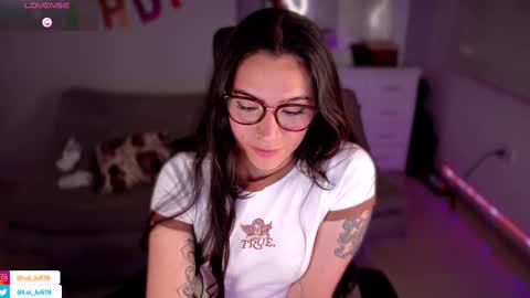 Snapshot of soyabby_ chatting on March 9, 1:04 am Luisa online show from March 9, 1:04 am