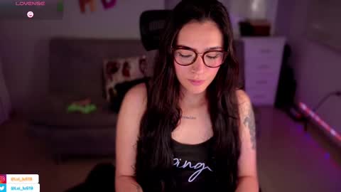 Snapshot of soyabby_ chatting on March 10, 12:40 am Luisa online show from March 10, 12:40 am