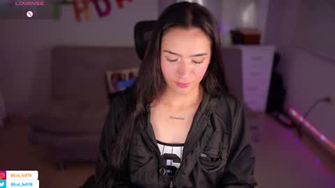 Snapshot of soyabby_ chatting on March 12, 11:12 pm Luisa online show from March 12, 11:12 pm