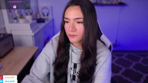 Snapshot of soyabby_ chatting on November 13, 10:19 pm Luisa online show from November 13, 10:19 pm