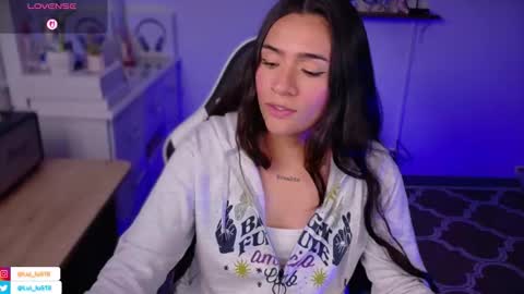 Snapshot of soyabby_ chatting on November 22, 11:26 pm Luisa online show from November 22, 11:26 pm