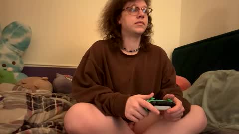 Snapshot of soyboy201 chatting on November 18, 3:12 am Soyboy20 online show from November 18, 3:12 am