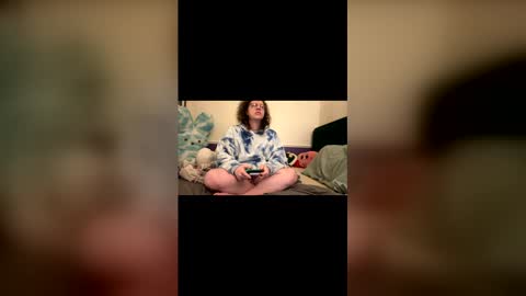 Snapshot of soyboy201 chatting on December 21, 7:15 am Soyboy20 online show from December 21, 7:15 am