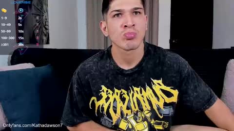 Snapshot of soyraydimarco_ chatting on October 2, 11:12 pm RayDimarco  independent model online show from October 2, 11:12 pm