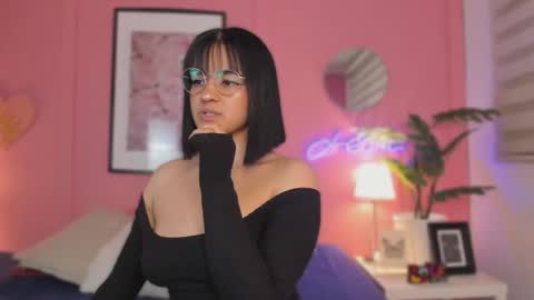 Snapshot of soysaraa_ chatting on November 5, 5:40 am Aleja online show from November 5, 5:40 am