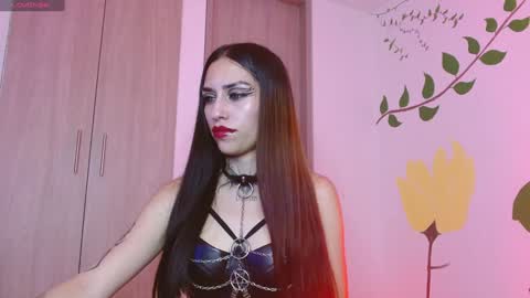 Snapshot of soysilvanna_ chatting on February 7, 12:42 am online show from February 7, 12:42 am