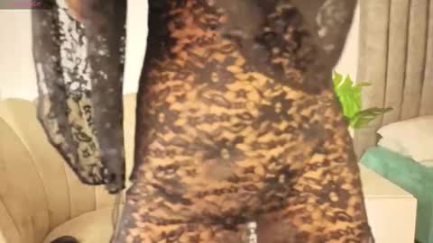 Snapshot of soysilvanna_ chatting on November 30, 3:54 am online show from November 30, 3:54 am