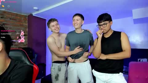 Gabo Lucas and Justin online show from February 26, 9:58 pm