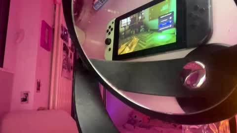 Spacegirl online show from November 10, 10:09 pm