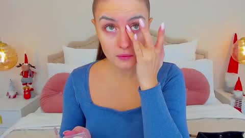 Snapshot of spacelady_ chatting on December 20, 11:28 am Julia online show from December 20, 11:28 am