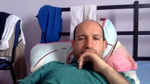 Snapshot of sparei7 chatting on June 2, 9:22 am Snaiky online show from June 2, 9:22 am