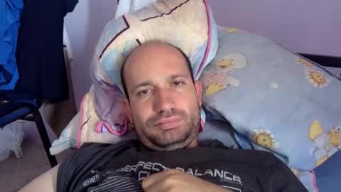 Snapshot of sparei7 chatting on June 3, 10:07 am Snaiky online show from June 3, 10:07 am
