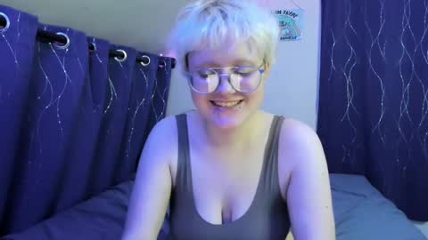 Snapshot of sparkling_water_hate_club chatting on November 16, 7:41 pm Atticus Pendragon online show from November 16, 7:41 pm