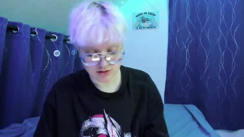 Snapshot of sparkling_water_hate_club chatting on November 17, 9:20 pm Atticus Pendragon online show from November 17, 9:20 pm