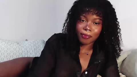 Snapshot of sparklingsoleil chatting on November 10, 3:00 pm Soleil online show from November 10, 3:00 pm