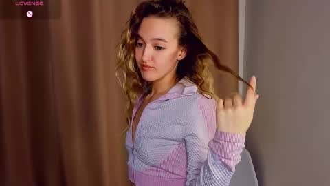 Mary online show from February 22, 3:43 pm