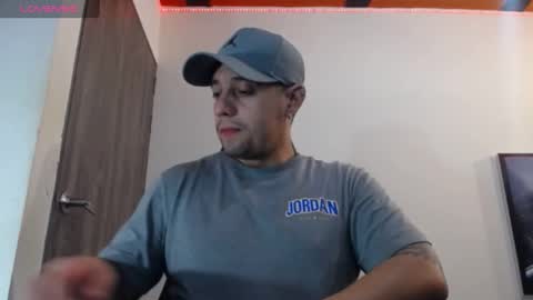 Snapshot of spartacus_cam chatting on January 23, 5:24 am     online show from January 23, 5:24 am