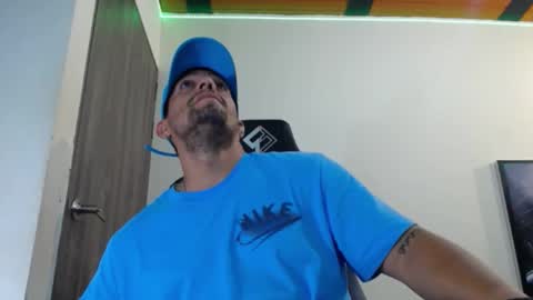 Snapshot of spartacus_cam chatting on February 27, 6:07 am     online show from February 27, 6:07 am