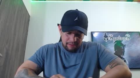 Snapshot of spartacus_cam chatting on October 2, 5:58 am     online show from October 2, 5:58 am