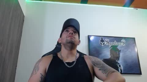 Snapshot of spartacus_cam chatting on October 16, 5:52 am     online show from October 16, 5:52 am