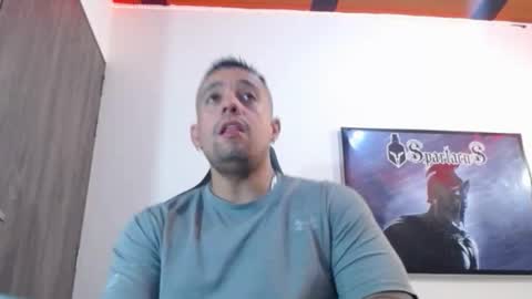 Snapshot of spartacus_cam chatting on November 5, 5:29 am online show from November 5, 5:29 am