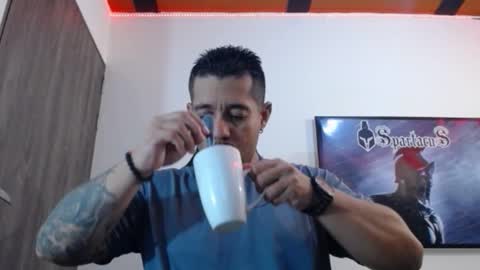 Snapshot of spartacus_cam chatting on November 27, 5:31 am online show from November 27, 5:31 am