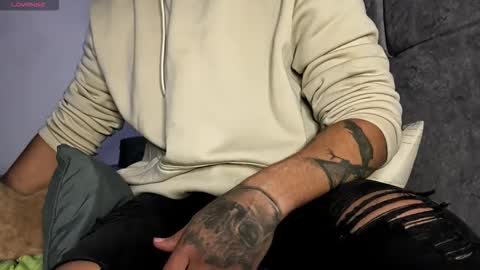 spartan_knight16 online show from October 16, 10:33 pm