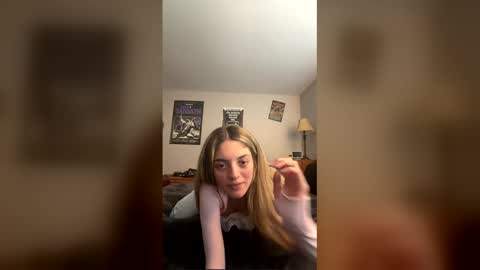 spicydiamond23 online show from May 28, 9:23 pm