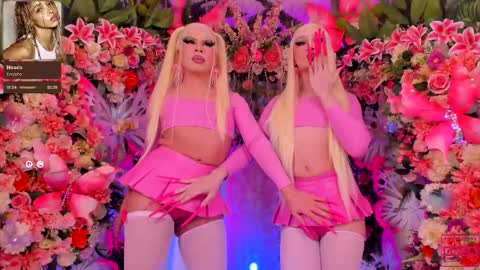 Snapshot of spicysluts chatting on October 16, 12:55 am Alison Sharon online show from October 16, 12:55 am