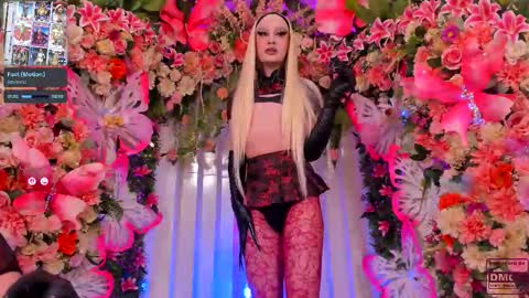 Snapshot of spicysluts chatting on October 29, 3:31 am Alison Sharon online show from October 29, 3:31 am