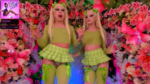 Snapshot of spicysluts chatting on November 1, 2:02 am Alison Sharon online show from November 1, 2:02 am