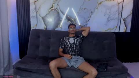 Spider boy online show from May 3, 7:31 pm