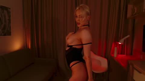 Snapshot of spiklencii chatting on December 27, 6:42 pm Elizabeth online show from December 27, 6:42 pm