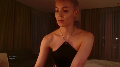 Snapshot of spiklencii chatting on September 19, 3:56 pm Elizabeth online show from September 19, 3:56 pm