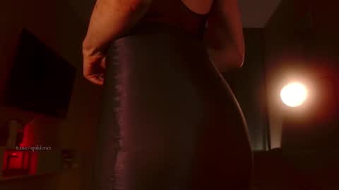 Snapshot of spiklencii chatting on October 14, 5:25 pm Elizabeth online show from October 14, 5:25 pm