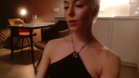 Snapshot of spiklencii chatting on October 16, 6:42 pm Elizabeth online show from October 16, 6:42 pm