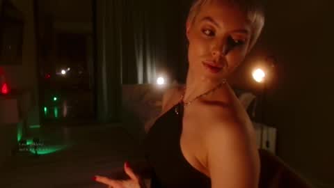 Snapshot of spiklencii chatting on November 19, 5:13 pm Elizabeth online show from November 19, 5:13 pm