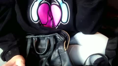 Vanessa Spade online show from April 6, 10:11 pm