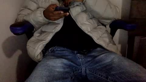 Snapshot of splash516634 chatting on November 11, 6:13 am Twitter Toxiceli2 online show from November 11, 6:13 am