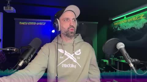 Snapshot of splivke chatting on December 4, 10:18 pm Splivke online show from December 4, 10:18 pm