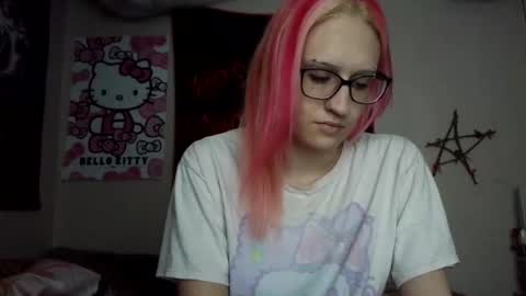 Snapshot of spoiledprincess4 chatting on November 8, 11:21 am spoiledprincess4 online show from November 8, 11:21 am