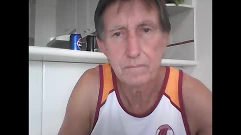 Snapshot of sportbill181 chatting on May 6, 12:19 am sportbill181 online show from May 6, 12:19 am