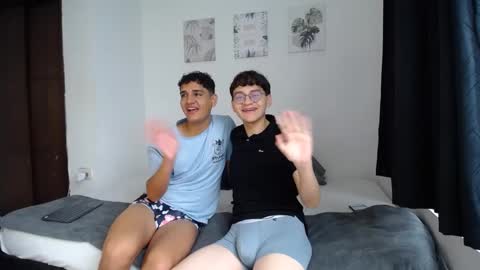 Snapshot of spritzboys chatting on October 14, 12:50 pm spritzboys online show from October 14, 12:50 pm