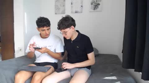 Snapshot of spritzboys chatting on October 26, 12:44 pm spritzboys online show from October 26, 12:44 pm