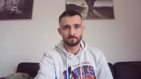 Snapshot of spyco82 chatting on December 27, 10:34 am spyco82 online show from December 27, 10:34 am