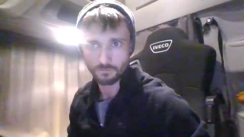 Snapshot of spyco82 chatting on February 10, 6:35 pm spyco82 online show from February 10, 6:35 pm