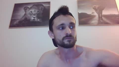 Snapshot of spyco82 chatting on February 22, 6:52 pm spyco82 online show from February 22, 6:52 pm