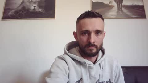 Snapshot of spyco82 chatting on March 1, 12:23 pm spyco82 online show from March 1, 12:23 pm